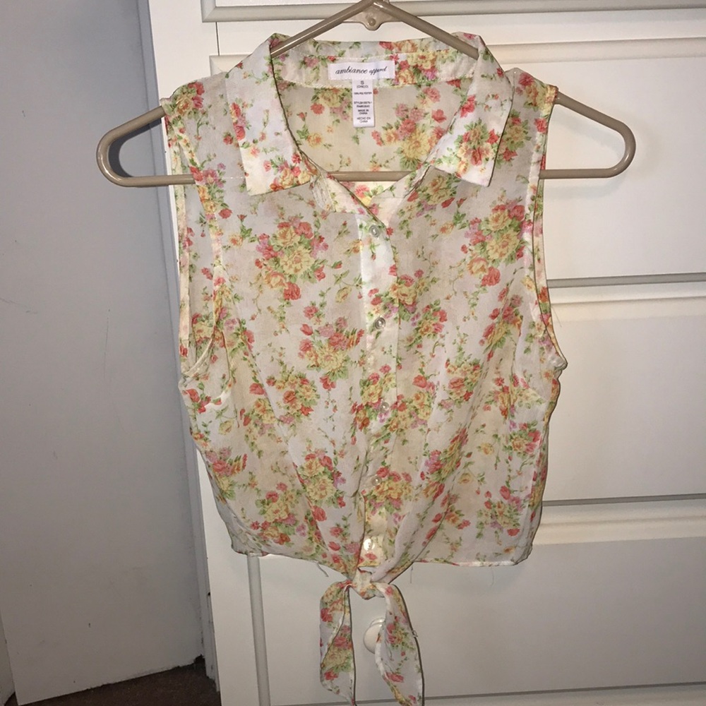 Women’s tie knot tank top